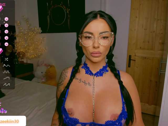 相片 Mazeekiin30 Hey lovers, I feel naughty today, jump in XX #new #bigboobs #lovense #squirt #bigass