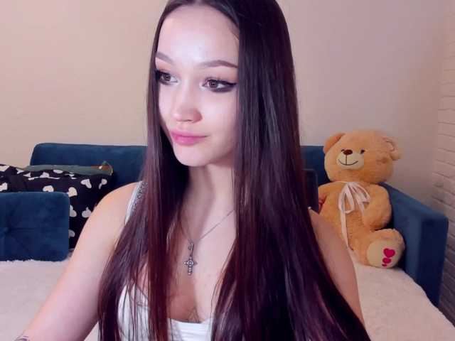 相片 meganroose Hey guys! I am NEW and today is a magical day to fuck and have fun together #latina #teen #bigboobs #cum