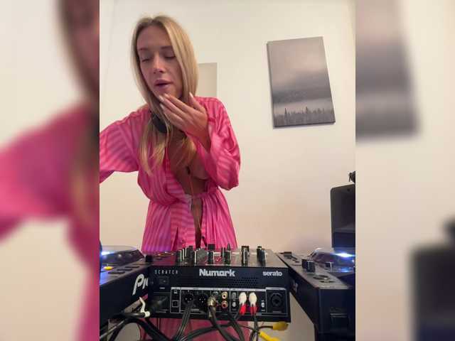 广播屏幕截图 MerryBaby