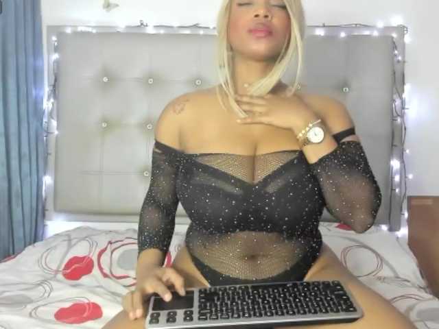 广播屏幕截图 MiaBigBoobs