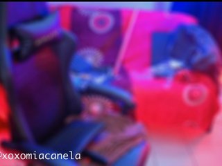 色情视频聊天 Miacanelaxo