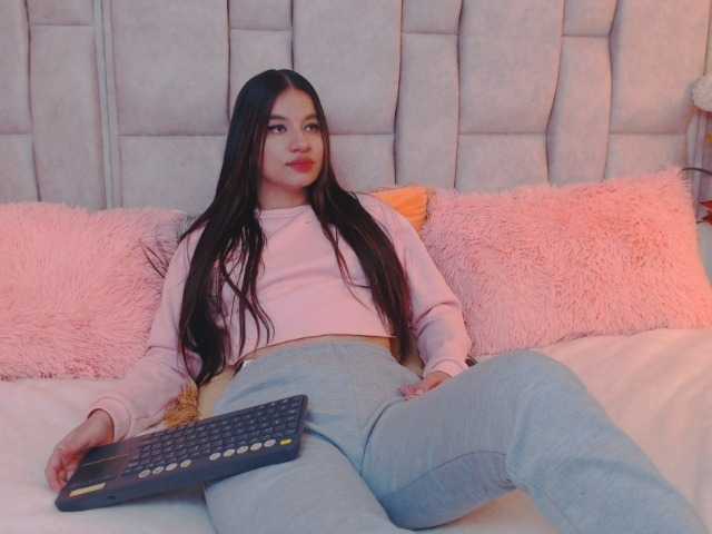 相片 MiaDunof1 hi guys i want you to vibrate me .im addicted to feeling , pink toy ready mmm lets fuck me