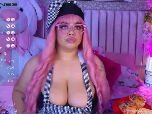 相片 Miah-Joness1 ♥Super Sweet Cake lick and Smash ♥ honey let's lick your cake for every 50 tkns ♥ Smash Sweet Cake for 250 tkns ♥ @total @sofar @remain