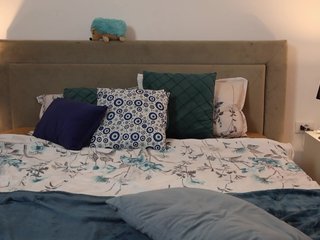 色情视频聊天 MidnightJoyx