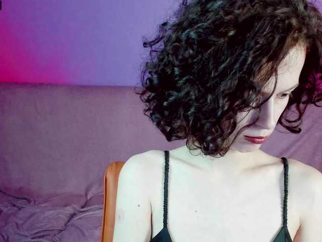 广播屏幕截图 Mila-Hot