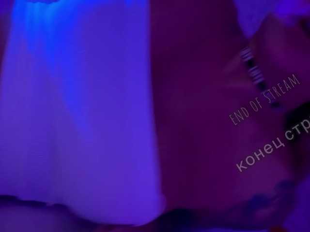 广播屏幕截图 HOT-MILF