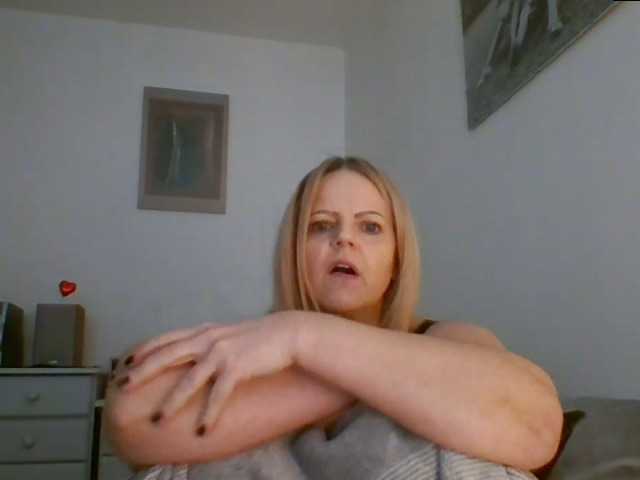 相片 MilfSusanna If you wanna play, join me up in pvt and lets;)i love to dance;) and play...