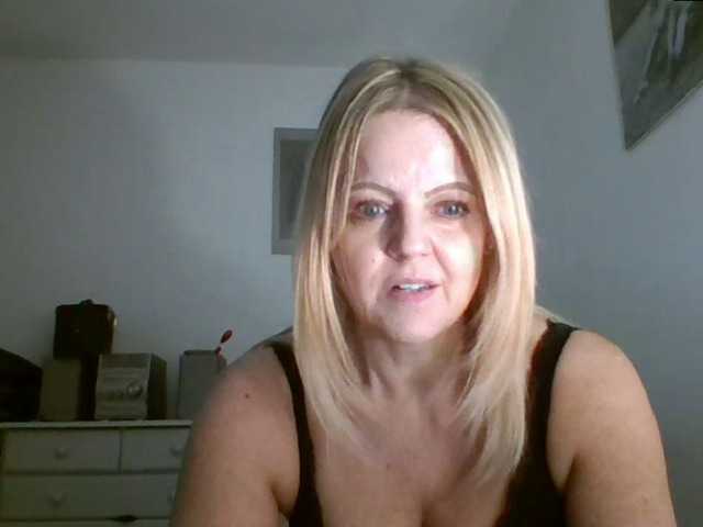 相片 MilfSusanna If you wanna play, join me up in pvt and lets;)i love to dance;) and play...