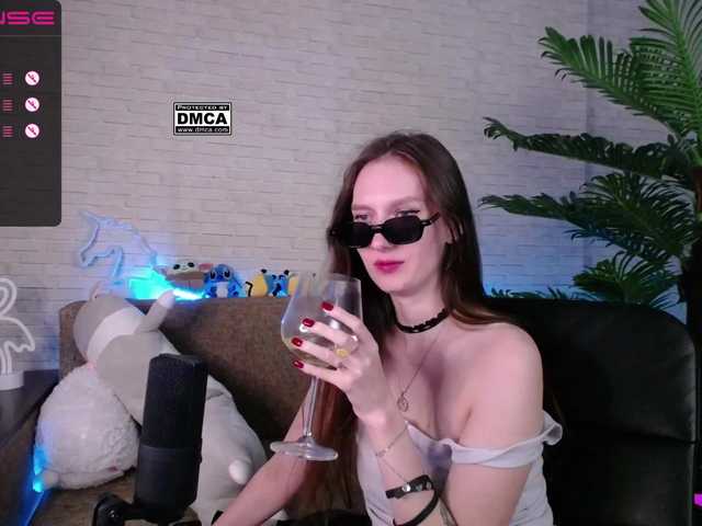 广播屏幕截图 RumGirl