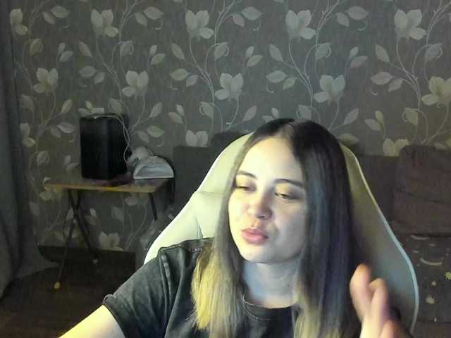 广播屏幕截图 MissAlina