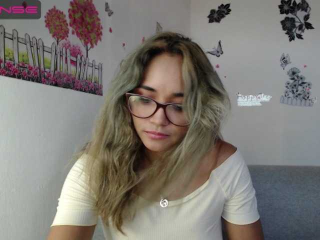 广播屏幕截图 monica-squirt