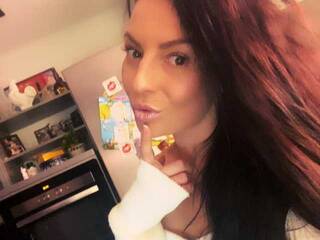 色情视频聊天 MonicaGucci