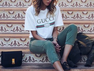 色情视频聊天 MonicaGucci