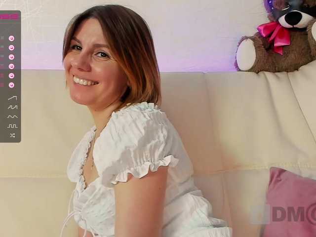 相片 _Risha_ Hi, I'm Arisha! I undress in private, toys only in full private. Lovense: 2/10/40/100/200, special commands 102/103/104/105, random 35.