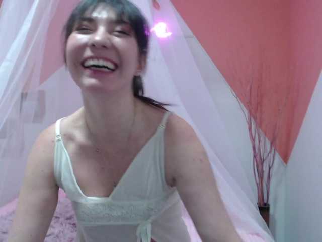 相片 Natasha-Quinn Welcome to my room! I am new here and I would like you to accompany me and we have fun together, I hope! #New #Latina # Sexy♥