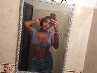 色情视频聊天 Naybrownie