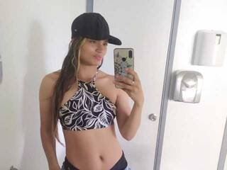 色情视频聊天 NikkiHanson