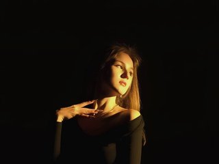 色情视频聊天 Niktoria-Shy