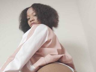 色情视频聊天 NuruAziza