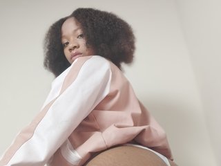 色情视频聊天 NuruAziza