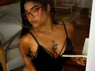 色情视频聊天 Pamela-Moreno