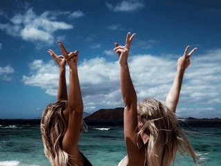 色情视频聊天 Petite-girls