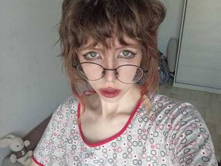 色情视频聊天 Plushyy