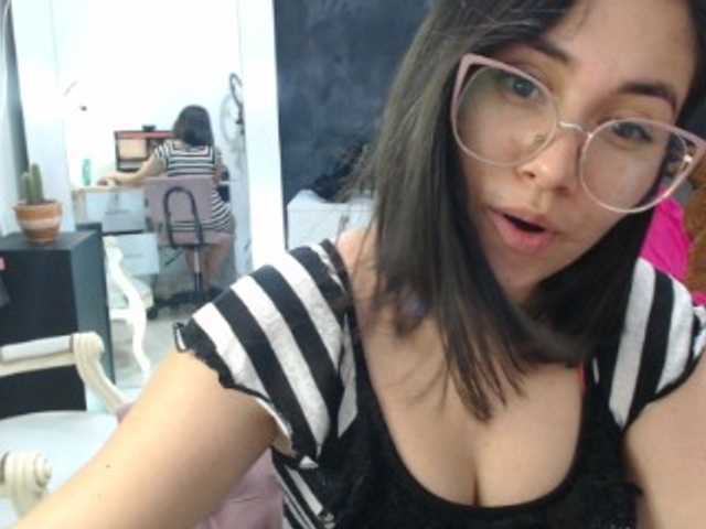 相片 Queen-pink24 hola bienvenidos a mi habitación soy nueva ven y dame la bienvenida #latina #new #tits #play