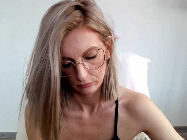 相片 RachellaFox Sexy blondie - glasses - dildo shows - great natural body,) For 500 i show you my naked body [none]