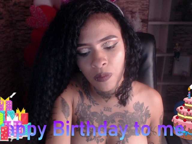 相片 RaychelLennox ebonylatinabig assbig boobs ebony, young, hairysohw squirt for 1000 tkns