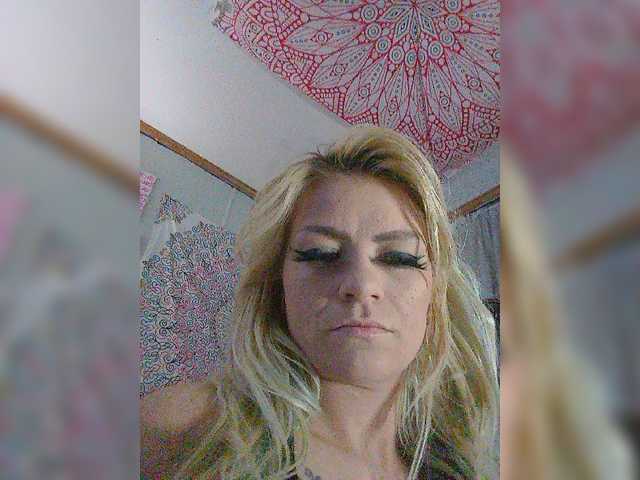 广播屏幕截图 realchichi