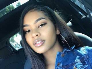 色情视频聊天 reinelia21