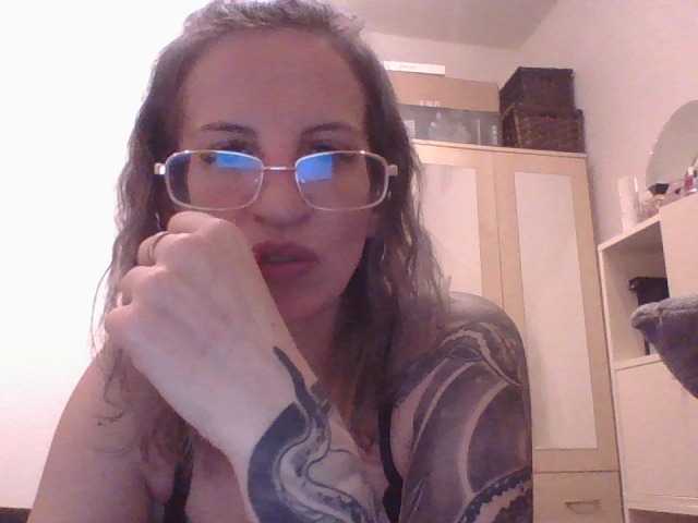 广播屏幕截图 Rosymara