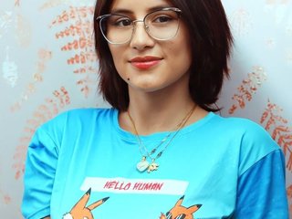 色情视频聊天 sara-jones