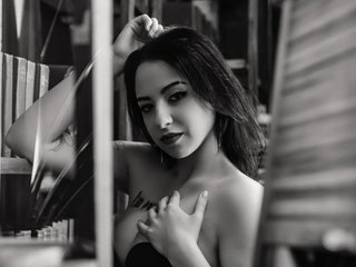色情视频聊天 Sarah-Dumont