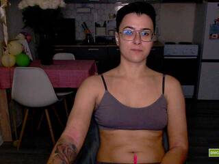 色情视频聊天 Sashanotfound