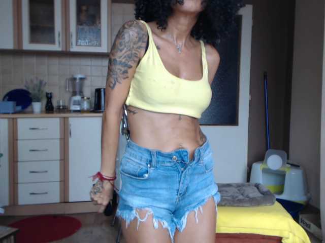 广播屏幕截图 SexiBelle