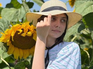 色情视频聊天 SharlottaChan