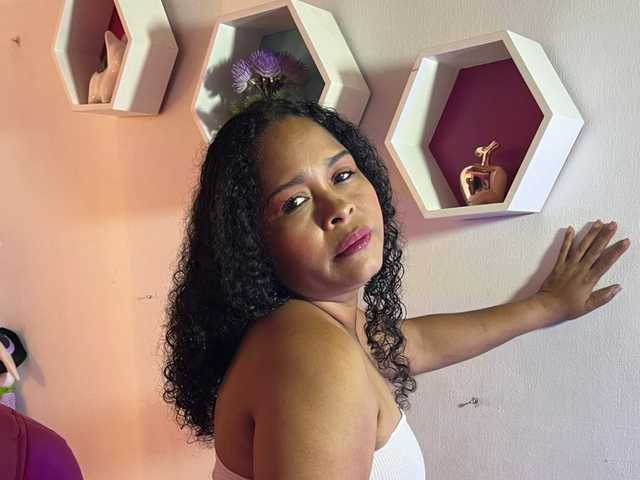 个人资料的照片 SHAROM-ADAMS