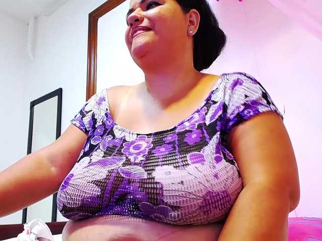 相片 SophieRose hi ♥ im new here♥ come and fuck my tits♥ oil body 111 tkn♥ #latina #milf #bigtits #cum