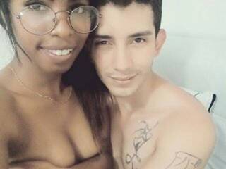 色情视频聊天 SophiexxJames