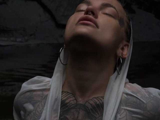 个人资料的照片 Striperella