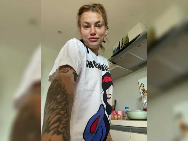 广播屏幕截图 Striperella