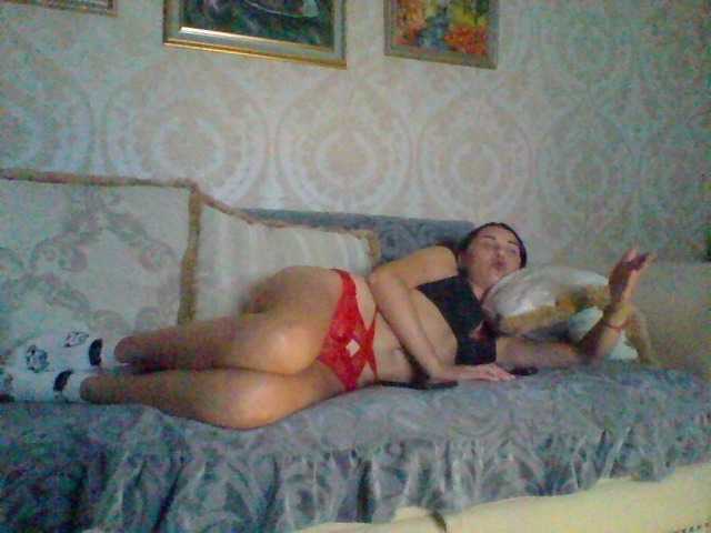 相片 Suflemilkypie hi boys i veery like u thanks for follow me =**** TODAY I SIT here UNTIL 18: 00. I recommend playing chatbots,I love them very much. Spank me on the ass 70 tokens, air kiss 70 tokens, put me crustacean 70 tokens, I will answer in BOS 70 tokens