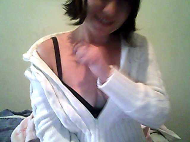 相片 SweetSafira Play with me :) Tips for tricks! 50 TOKENS - get naked - try me!