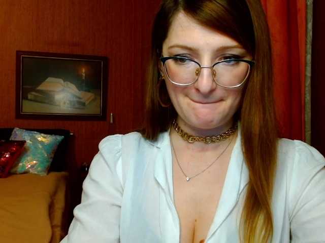 相片 tastyAriel Sweet and yet dang naughty ;) #innocentface #sweet #petite #glasses #fetish #natural #domina #teaser #cfmn #joi #cei #cbt #sph