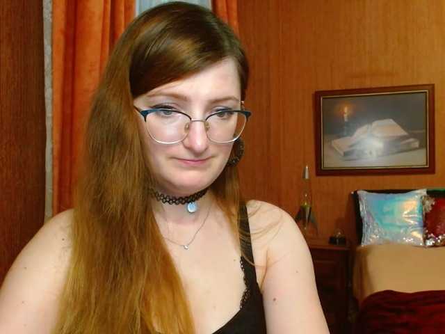 相片 tastyAriel Sweet and yet dang naughty ;) #innocentface #sweet #petite #glasses #fetish #natural #domina #teaser #cfmn #joi #cei #cbt #sph