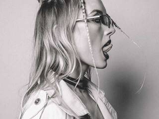 色情视频聊天 technobabe