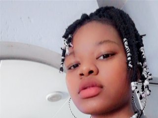 色情视频聊天 Thandieee