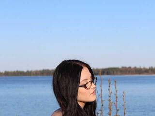 色情视频聊天 ThuyHornick